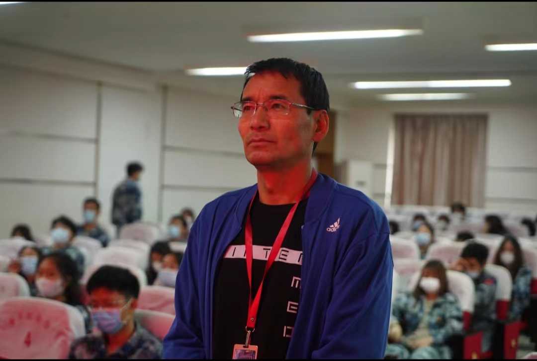 我校組織收聽收看慶祝中國(guó)共青團(tuán)成立100周年大會(huì)上直播