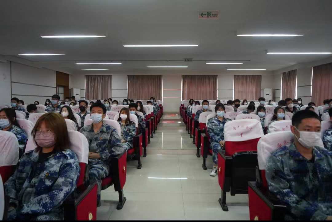 我校組織收聽收看慶祝中國(guó)共青團(tuán)成立100周年大會(huì)上直播