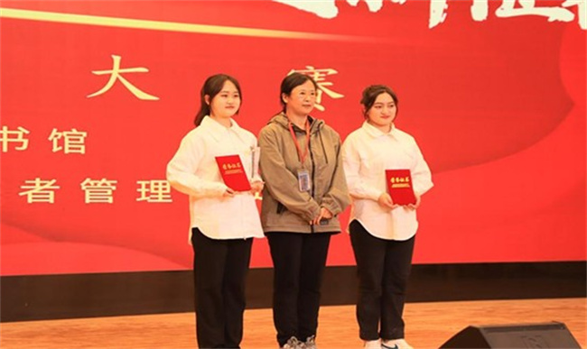 我校舉辦“不忘來時(shí)路，奮進(jìn)新征程”朗誦大賽