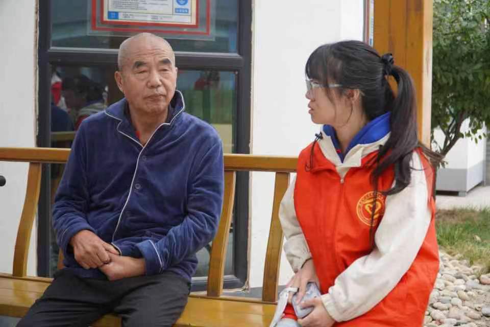 志愿服務(wù)暖人心,養(yǎng)老院里筑真情