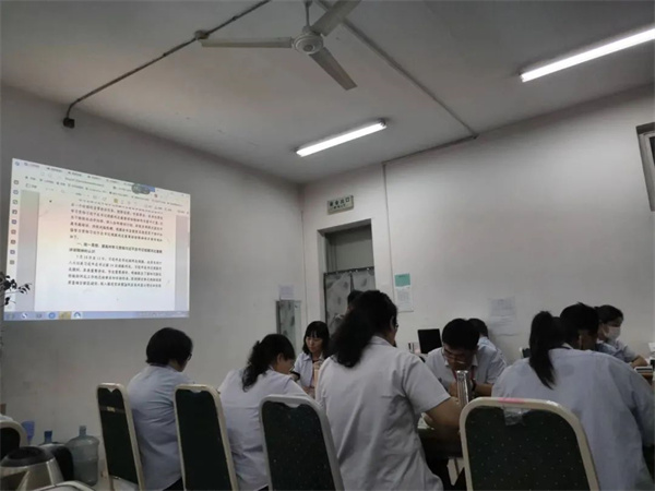 堅定信念正師風，明道育德鑄師魂——師德師風警示教育專題會