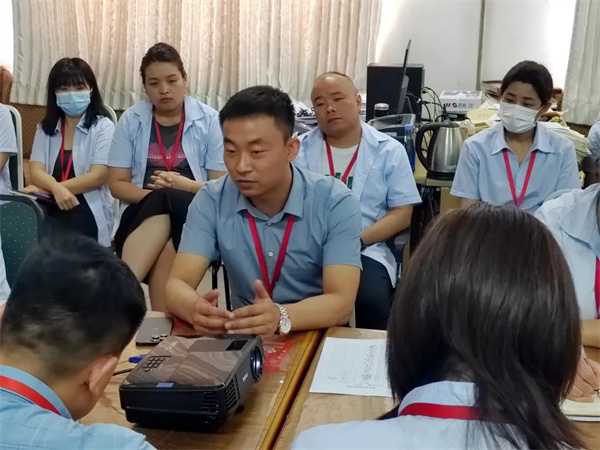 凝心聚力育棟梁——經濟學院院務會順利召開