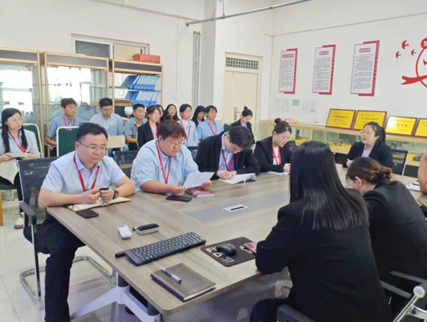 信息科學(xué)與工程學(xué)院召開“服務(wù)意識(shí)、工作態(tài)度、履職盡責(zé)”大討論總結(jié)大會(huì)