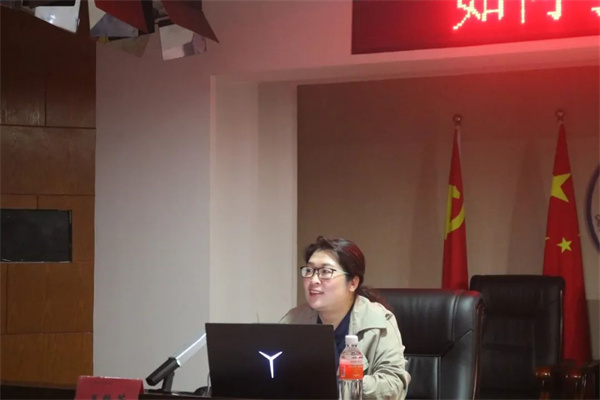 賦能履職勇?lián)敚駱右I(lǐng)助成長——2023年秋季學(xué)期班干部培訓(xùn)班結(jié)業(yè)暨表彰儀式