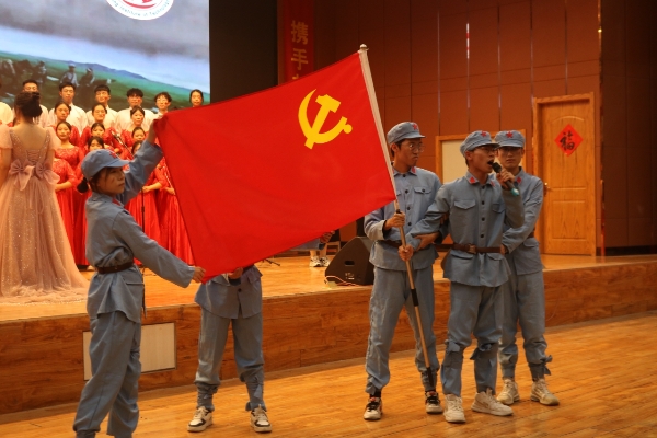 “青春放歌新時(shí)代，攜手起航新征程”一二·九大型合唱會圓滿結(jié)束