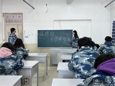 “技能拓展，激發(fā)潛能”——保定理工學(xué)院藝術(shù)學(xué)院開展十項技能培訓(xùn)