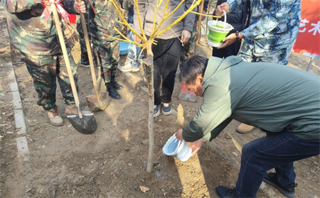 “草木皆待春，你我共護(hù)綠”——保定理工學(xué)院藝術(shù)學(xué)院開展“3.12植樹節(jié)”主題活動