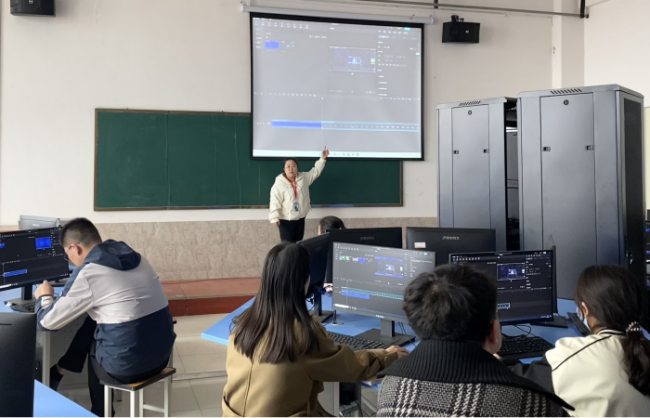 強(qiáng)技能，促提升——信息科學(xué)與工程學(xué)院教師技能系列培訓(xùn)（二）順利開展