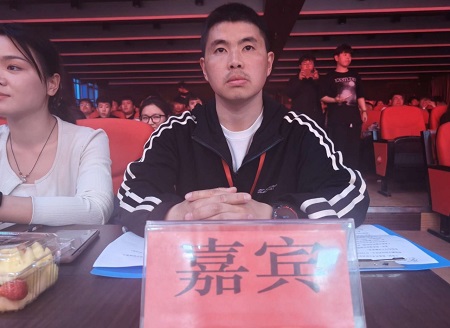 “不忘初心，砥礪前行”——保定理工學(xué)院藝術(shù)學(xué)院“第二屆團(tuán)總支學(xué)生會(huì)”換屆選舉大會(huì)暨表彰大會(huì)