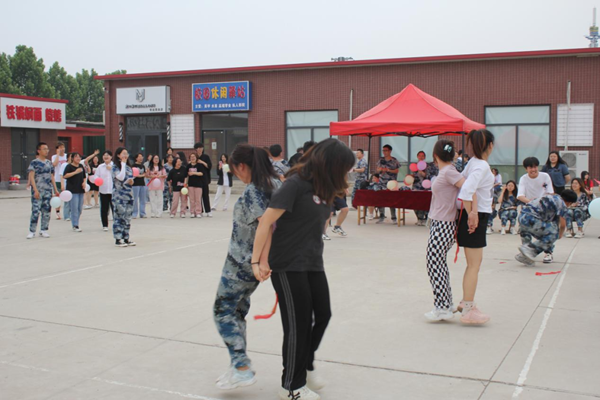 保定理工學(xué)院‖管理學(xué)院‖我院舉辦“運動青春，快樂無限”趣味運動會