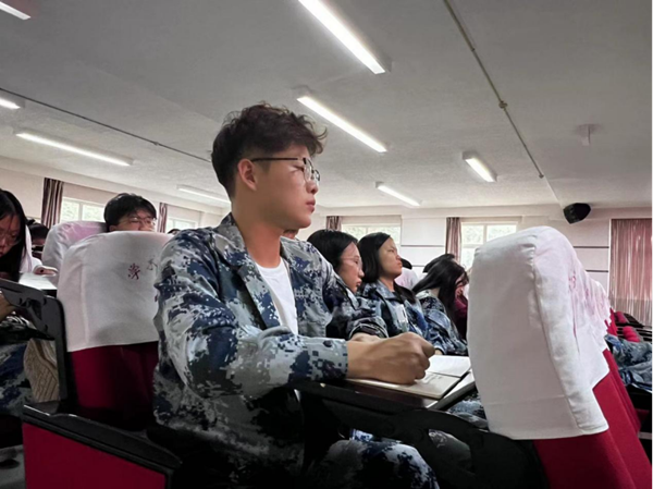 保定理工學(xué)院||管理學(xué)院||聆聽前沿聲音，暢享理論盛宴——我院工程管理、工程造價(jià)學(xué)子聆聽王興國教授講座