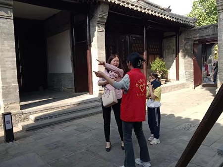 “志愿新時代，志愿服務(wù)行”——保定理工學(xué)院藝術(shù)學(xué)院與淮軍公所博物館五一勞動節(jié)志愿服務(wù)活動