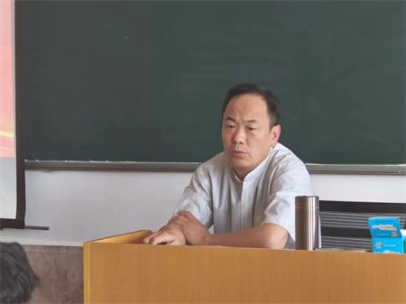 “傾聽(tīng)“新”聲共發(fā)展，同心同力譜新篇”——保定理工學(xué)院藝術(shù)學(xué)院開(kāi)展期中學(xué)生座談會(huì)