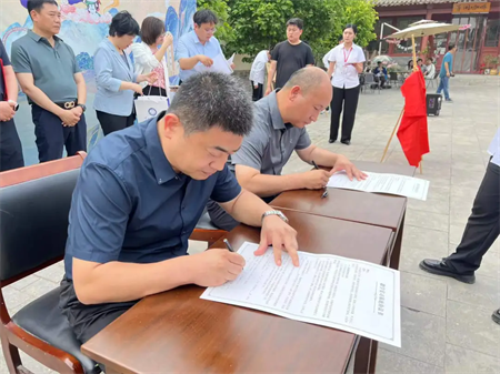 “攜手共繪新時代，文化傳承新篇章”——保定理工學(xué)院與保定直隸總督署博物館舉行館校戰(zhàn)略合作協(xié)議簽約及授牌儀式
