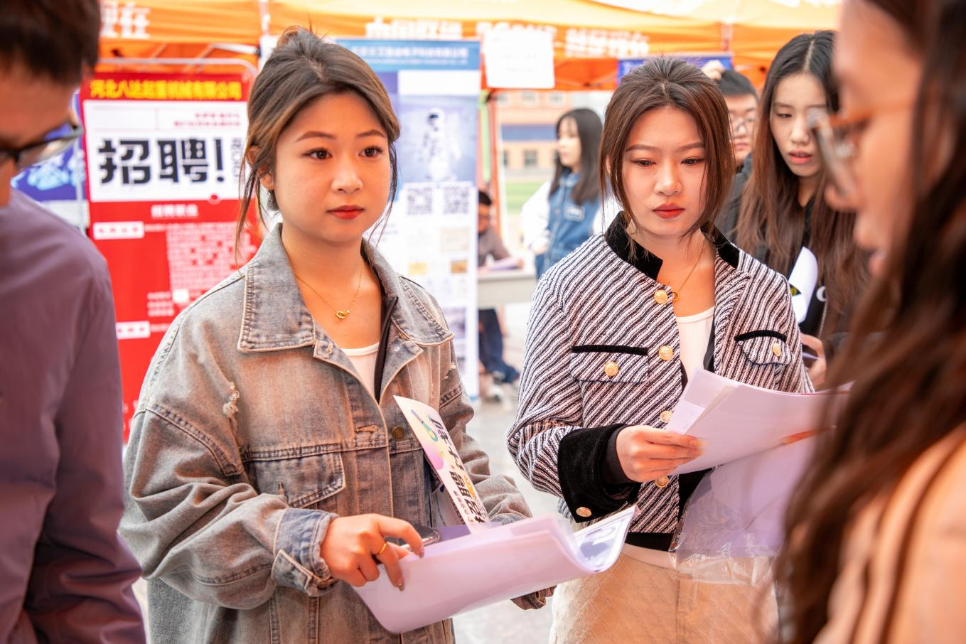 保定理工學院“圓夢保理·不負韶華” 2024屆畢業(yè)生春季線下雙選會隆重舉辦