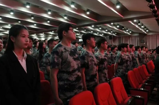 青年馬克思主義者培養(yǎng)工程大學(xué)生骨干培訓(xùn)開(kāi)班儀式