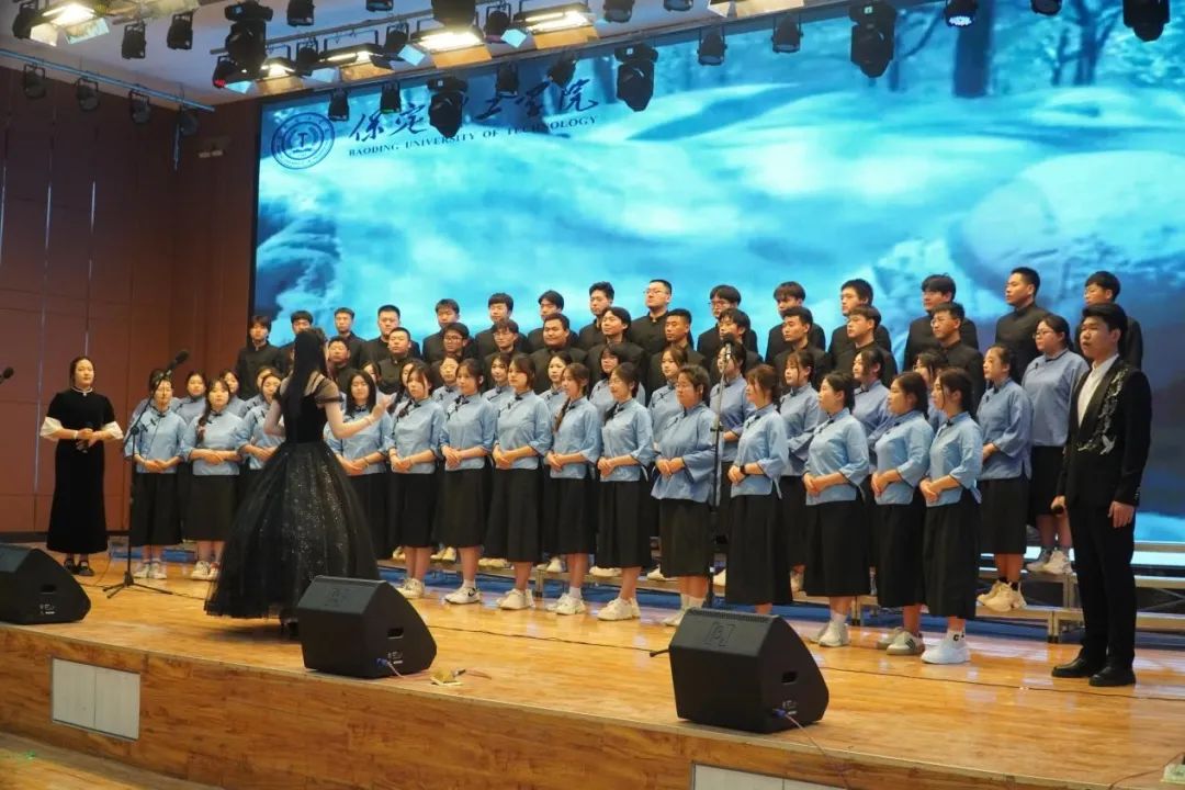 青春校園|“赤子奏響凌云志，后浪奔涌繪新篇”大型合唱會圓滿結束！