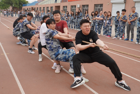 青春校園|凝聚每份力,團(tuán)結(jié)一條心——保定理工學(xué)院第十八屆拔河比賽圓滿結(jié)束