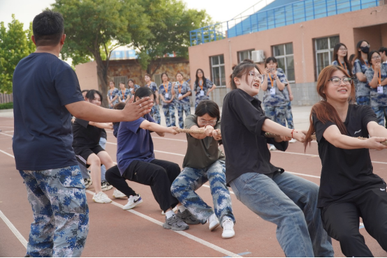 青春校園|凝聚每份力,團(tuán)結(jié)一條心——保定理工學(xué)院第十八屆拔河比賽圓滿結(jié)束