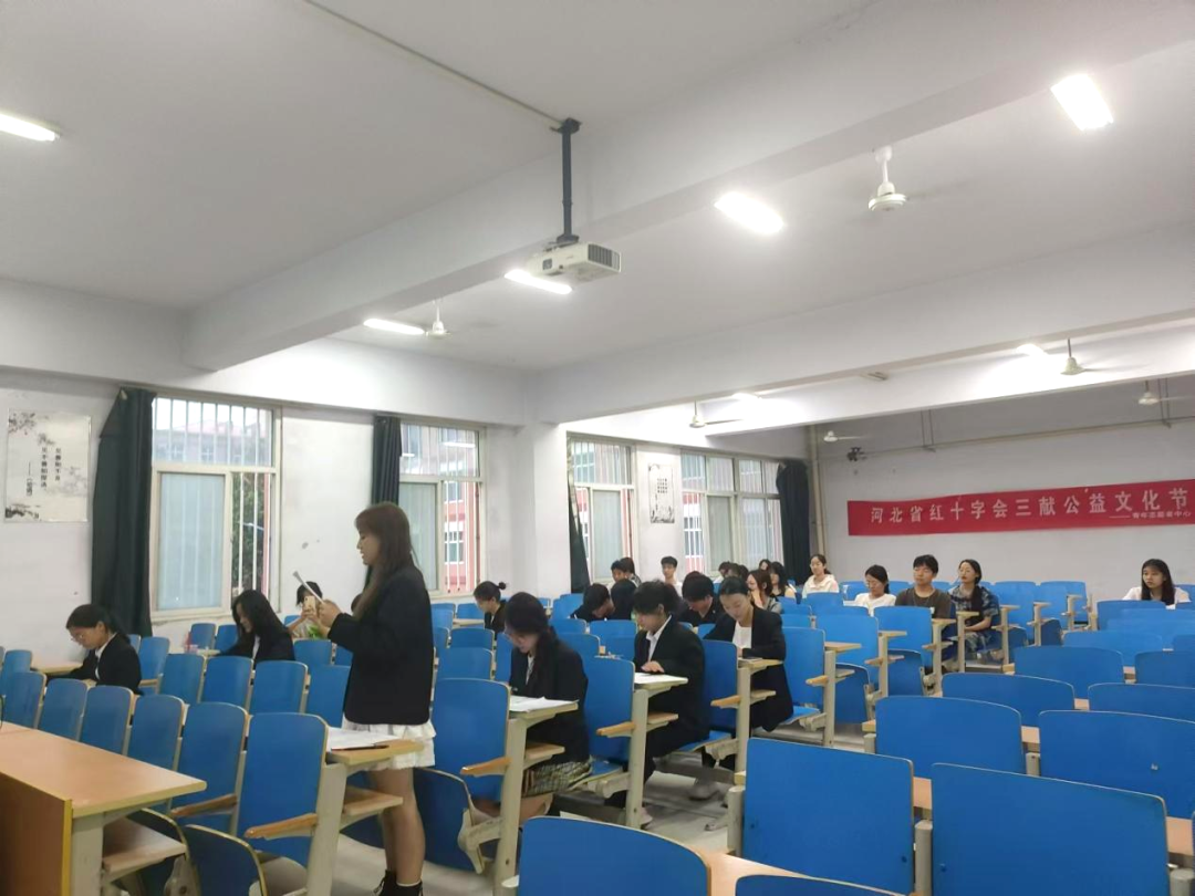 “三獻(xiàn)”進(jìn)校園|共話愛心與責(zé)任:“三獻(xiàn)”主題辯論賽圓滿結(jié)束