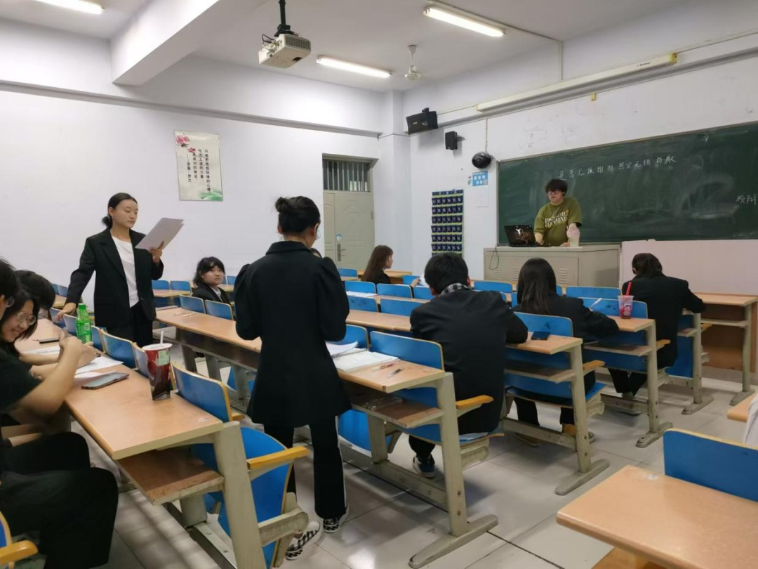 “三獻(xiàn)”進(jìn)校園|共話愛心與責(zé)任:“三獻(xiàn)”主題辯論賽圓滿結(jié)束