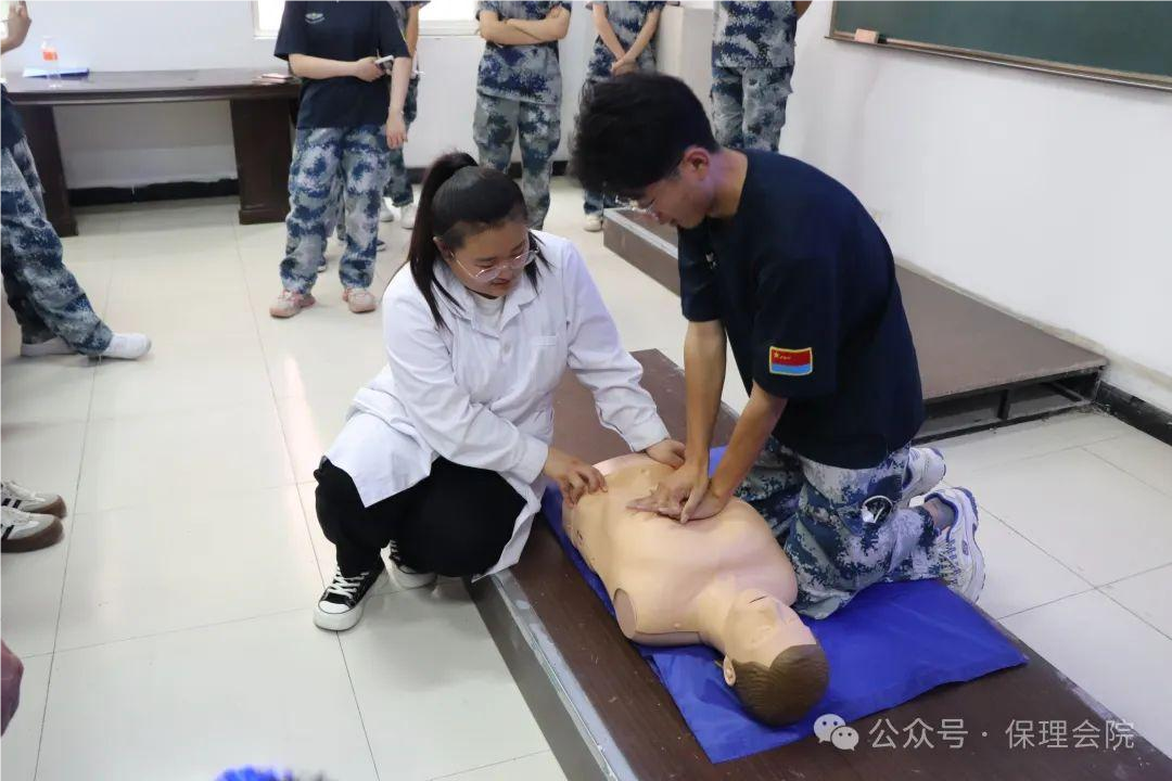 保理會(huì)計(jì)學(xué)院學(xué)急救知識(shí)，為生命續(xù)航——急救知識(shí)培訓(xùn)活動(dòng)