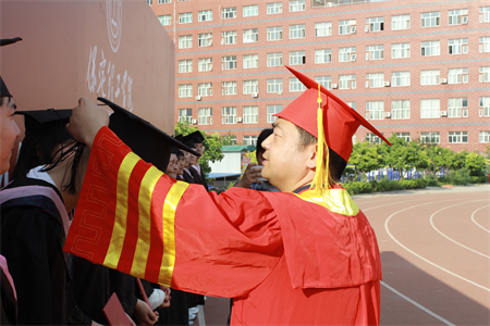 保定理工學(xué)院藝術(shù)學(xué)院 “青春不散場，未來皆可期”2024屆畢業(yè)典禮暨學(xué)位授予儀式