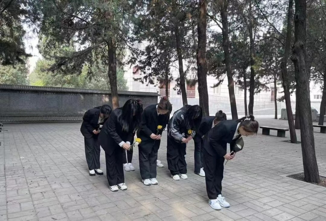保理會計學院緬懷革命烈士,繼承先烈遺志