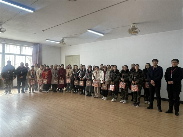凝聚奮進(jìn)力量 書(shū)寫(xiě)巾幗榮光--保定理工學(xué)院校領(lǐng)導(dǎo)走訪慰問(wèn)女教職工送上“三八”國(guó)際勞動(dòng)?jì)D女節(jié)祝福