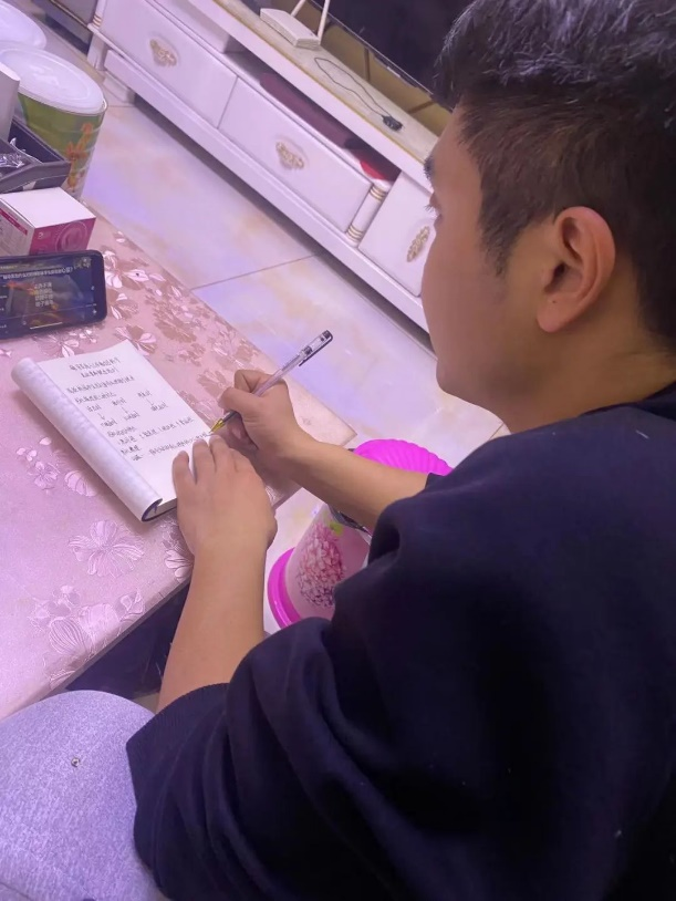 教育學院開展“凝心鑄魂，聚力賦能”——輔導員名師工作室建設(shè)的任務(wù)驅(qū)動與對標對表培訓（二）