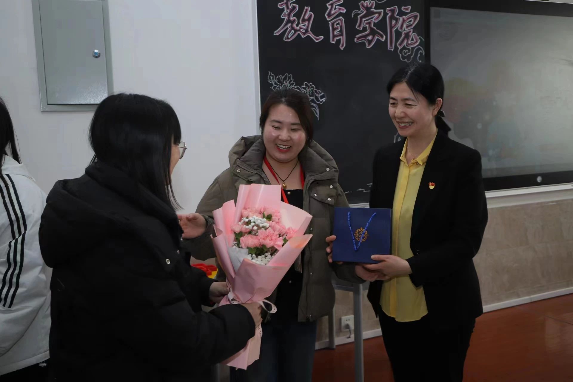 綻放芳華，遇見(jiàn)女神——“3·8女神節(jié)”主題活動(dòng)