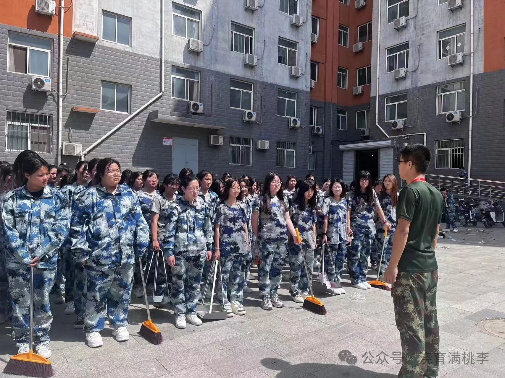 勞動踐于行，美德鑄于心