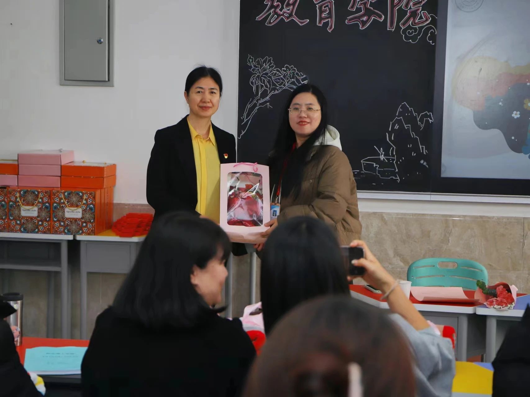 綻放芳華，遇見(jiàn)女神——“3·8女神節(jié)”主題活動(dòng)