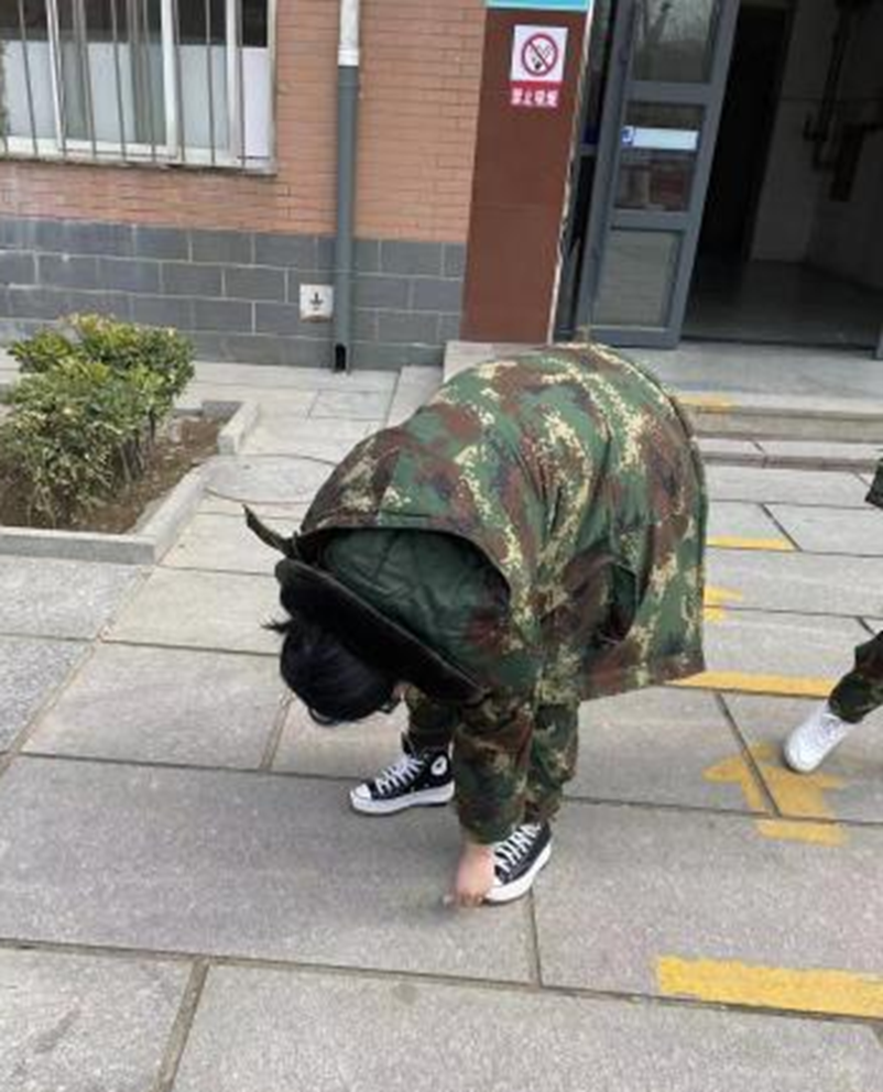 “彎腰行動”進(jìn)行時