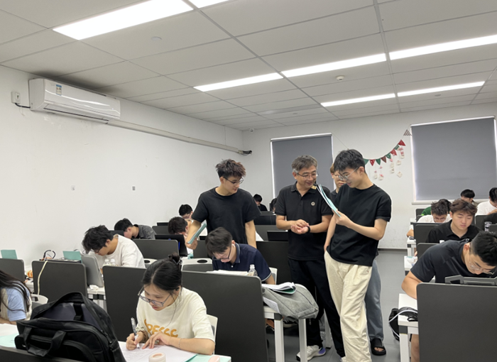 以應(yīng)用為目標(biāo)，以項(xiàng)目為導(dǎo)向—信息科學(xué)與工程學(xué)院開(kāi)展學(xué)生入企項(xiàng)目實(shí)踐活動(dòng)