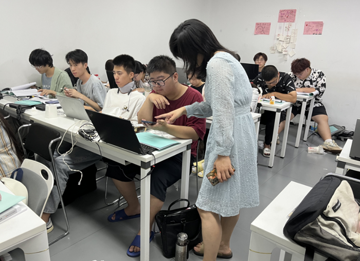 以應(yīng)用為目標(biāo)，以項(xiàng)目為導(dǎo)向—信息科學(xué)與工程學(xué)院開(kāi)展學(xué)生入企項(xiàng)目實(shí)踐活動(dòng)
