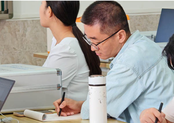 強(qiáng)技能，促提升—信息科學(xué)與工程學(xué)院教師技能系列培訓(xùn)（六）順利開展