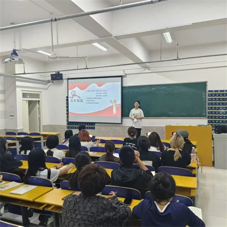 “智慧團建，服務同學”——保定理工學院藝術學院團總支組織部召開工作例會，深入研討智慧團建與冀 e 青春使用事項