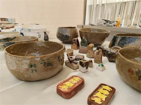 保定理工學(xué)院藝術(shù)學(xué)院師生閃耀雄安商服中心X青年藝術(shù)節(jié) ——共繪青春色彩，綻放藝術(shù)魅力
