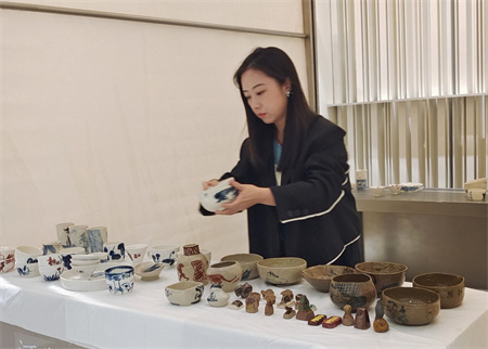 保定理工學(xué)院藝術(shù)學(xué)院師生閃耀雄安商服中心X青年藝術(shù)節(jié) ——共繪青春色彩，綻放藝術(shù)魅力