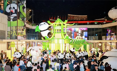 保定理工學(xué)院藝術(shù)學(xué)院師生閃耀雄安商服中心X青年藝術(shù)節(jié) ——共繪青春色彩，綻放藝術(shù)魅力