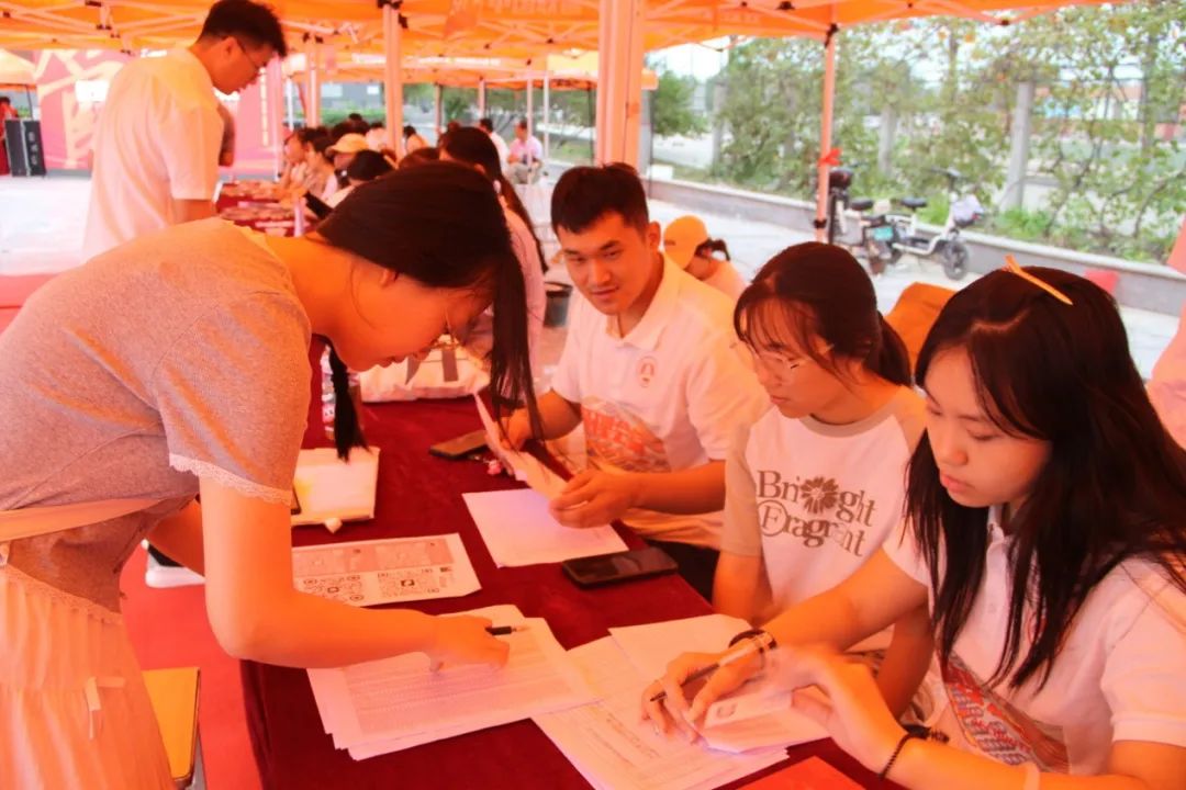會計學院“攜手同行,實時暖心”