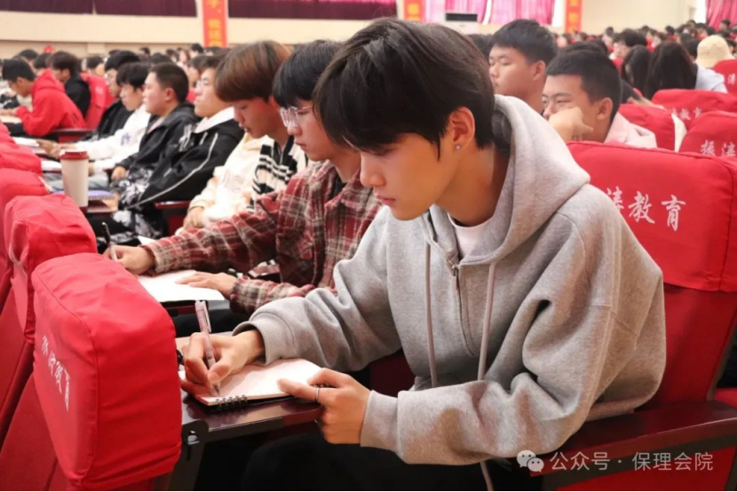保定理工學院會計學院企業(yè)講座助力，繪制職業(yè)藍圖