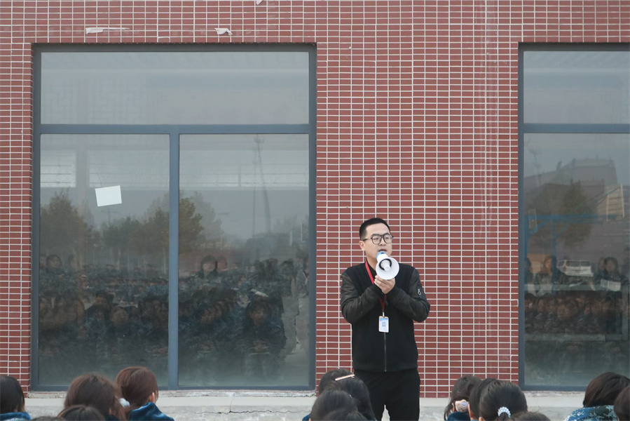 師生并進(jìn)攜手遠(yuǎn)，交流互促譜新篇