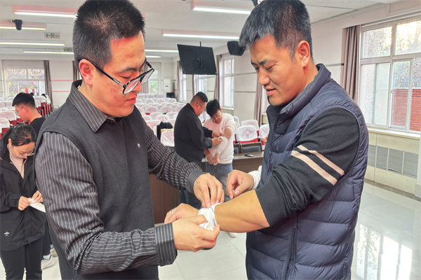 保定理工學院聯(lián)合保定市紅十字會組織開展初級救護員培訓