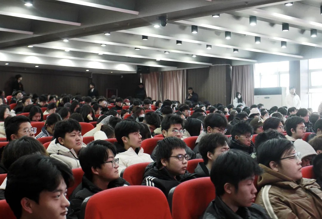 思政教育||“弘揚(yáng)體育精神,不負(fù)青春年華”奧林匹克主題講座順利開展