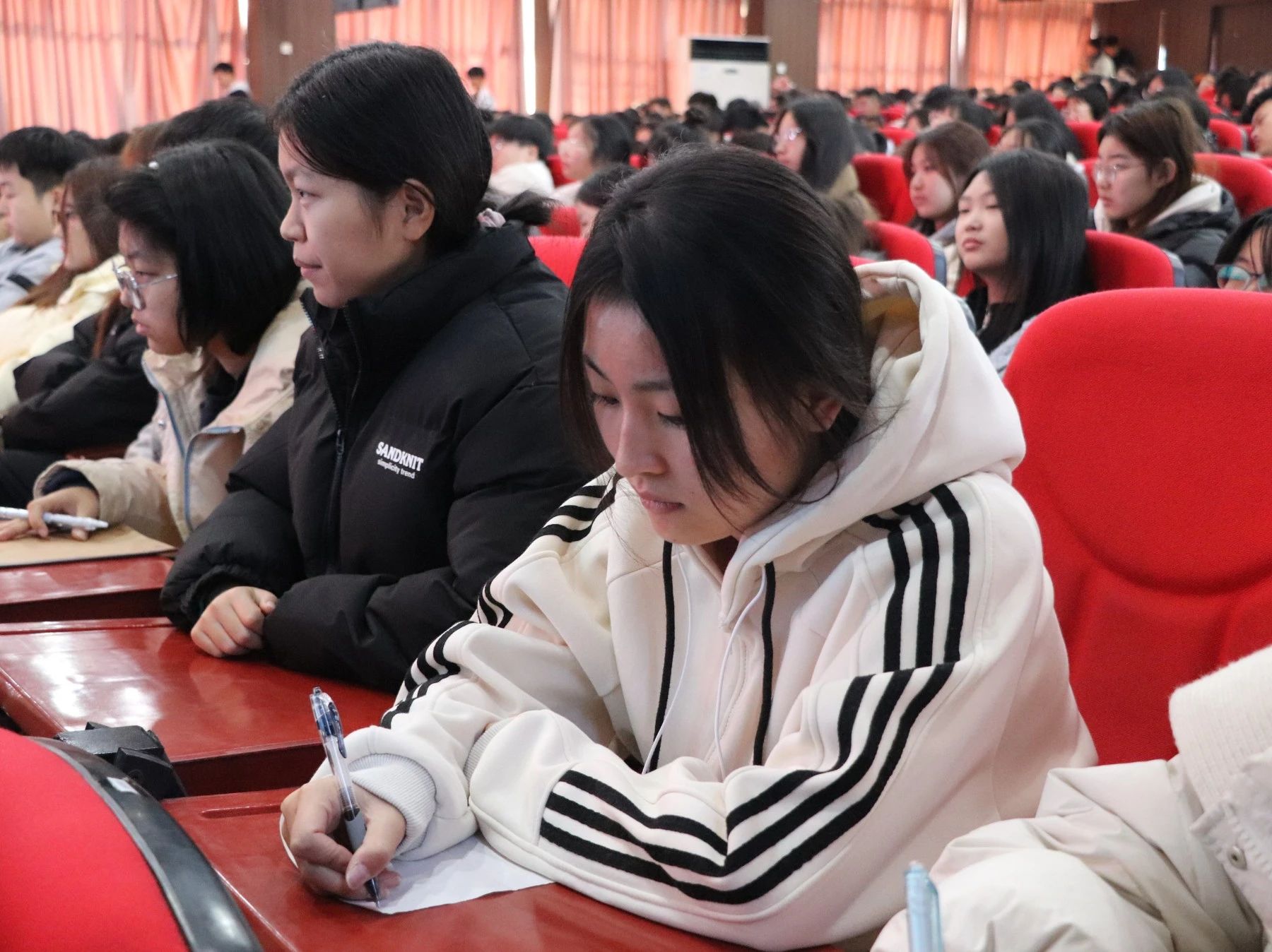 文明用網(wǎng)新征程,法制教育引航標——保定理工學院舉辦“文明用網(wǎng),法制教育”主題講座