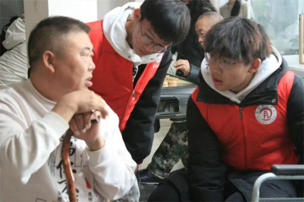 踐行志愿精神 彰顯青春擔(dān)當(dāng)——我院開展南祥園養(yǎng)老院慰問老人活動