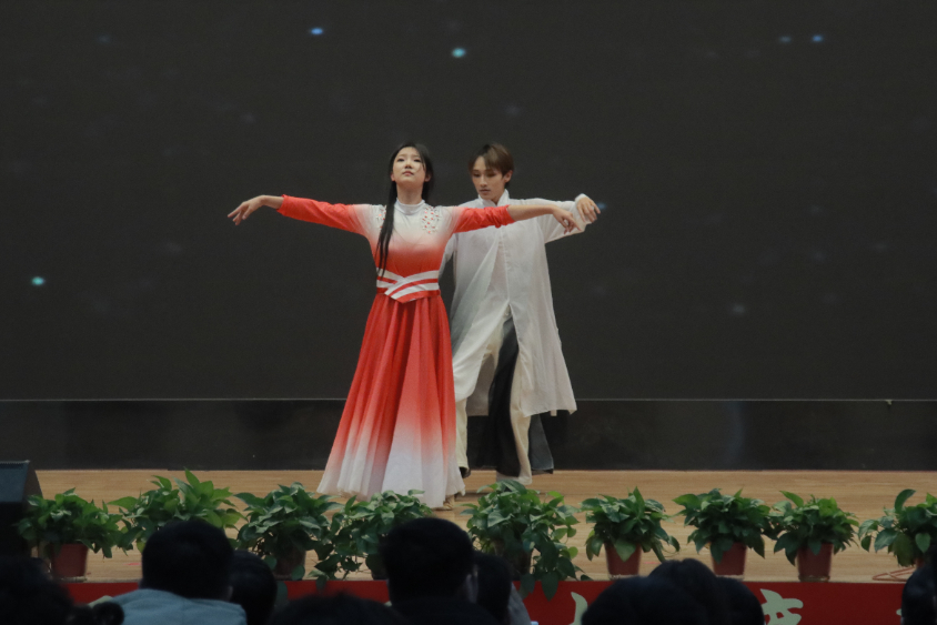 砥礪深耕展碩果 挺膺擔(dān)當(dāng)新時代||保定理工學(xué)院2024年度學(xué)生表彰大會勝利召開