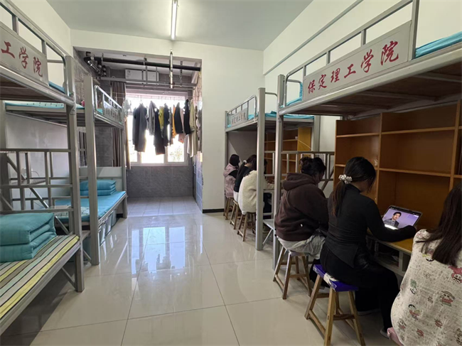 以安全教育之基，筑平安校園之廈——保定理工學(xué)院組織觀(guān)看2025年春季全國(guó)消防安全公開(kāi)課